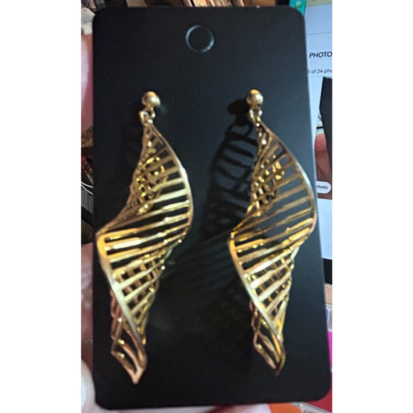 Vintage Twisted DNA Structure Dangle Earrings - Picture 1 of 10